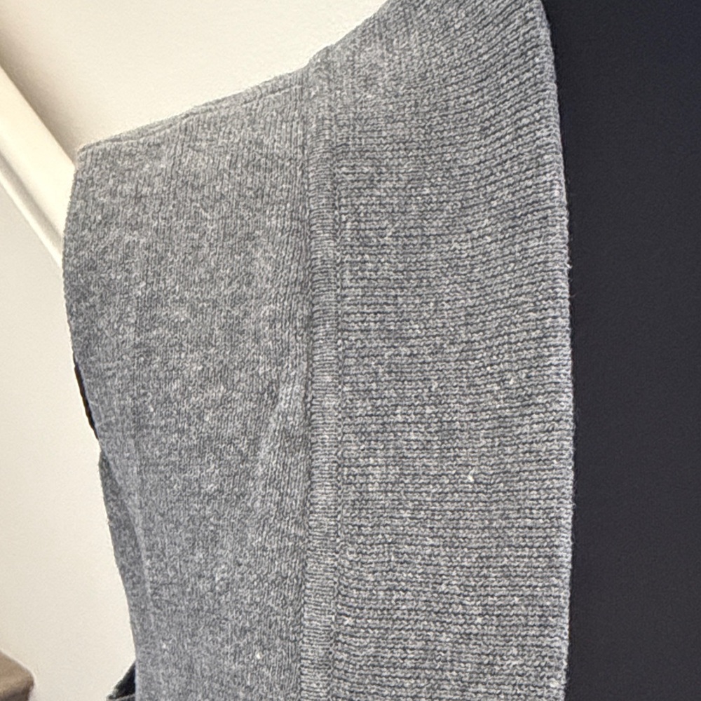 NWT Sleeveless Open Front Long Grey Knit Vest with Pockets - Picture 2 of 12